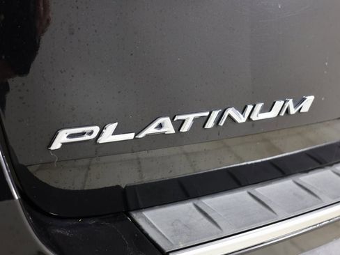 Used 2020 Ford Explorer Platinum w/ Premium Technology Package image 17