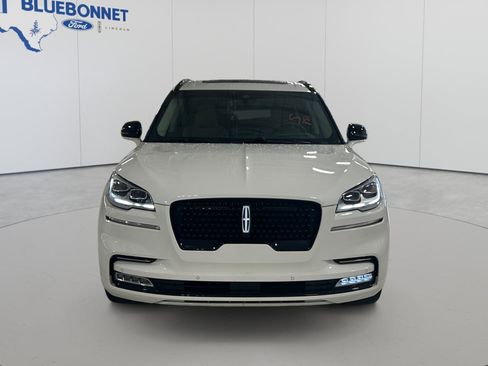 Used 2023 Lincoln Aviator Reserve w/ Equipment Group 201A AWD/4WD image 2