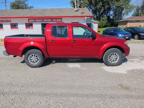 Used 2014 Nissan Frontier SV AWD/4WD image 2