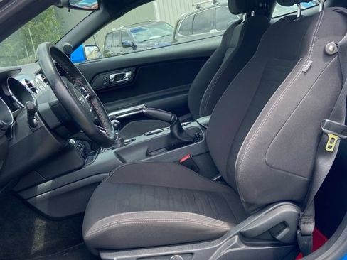 Used 2017 Ford Mustang GT w/ GT Performance Package RWD image 11