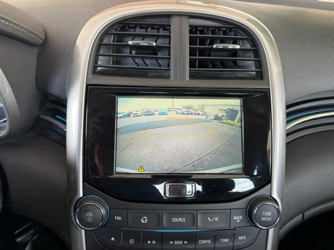 Used 2015 Chevrolet Malibu LT image 16