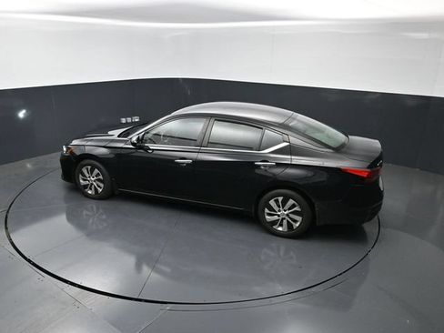 Used 2023 Nissan Altima 2.5 S FWD image 16
