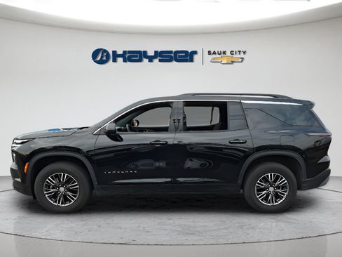 Used 2026 Chevrolet Traverse LT FWD image 4