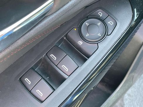 Used 2024 Chevrolet Trax RS w/ Sunroof Package FWD image 16