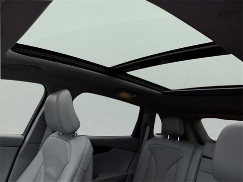 Used 2021 Lincoln Nautilus Reserve image 16