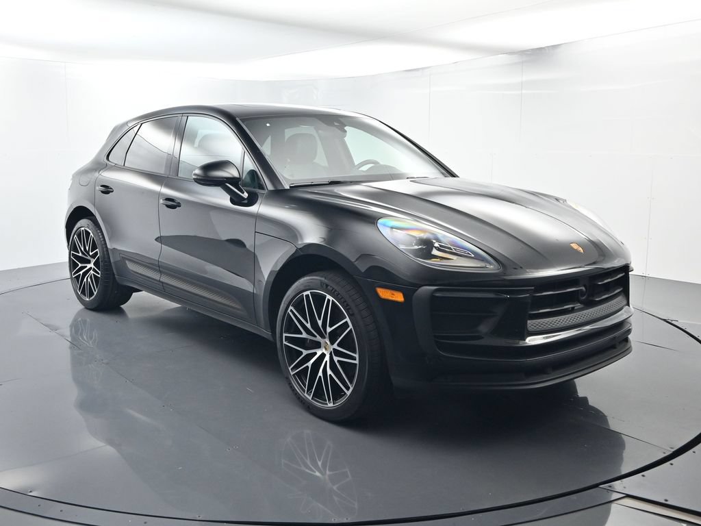 Used 2023 Porsche Macan AWD/4WD image 17