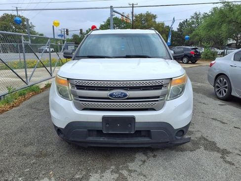 Used 2014 Ford Explorer FWD image 2
