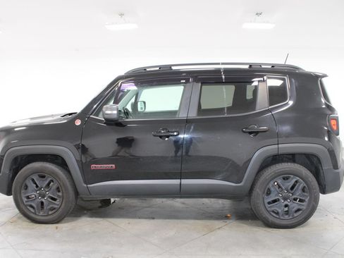 Used 2018 Jeep Renegade Trailhawk AWD/4WD image 6