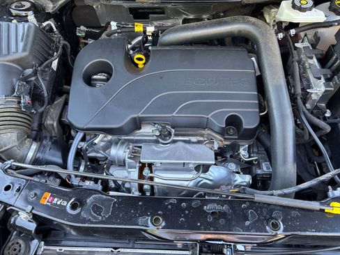 Used 2025 Chevrolet Equinox LT AWD/4WD image 32