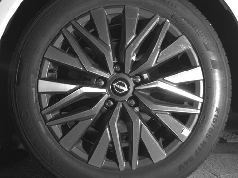 Used 2025 Nissan Altima 2.5 SV image 14