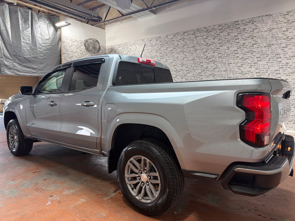 Used 2024 Chevrolet Colorado LT RWD image 5