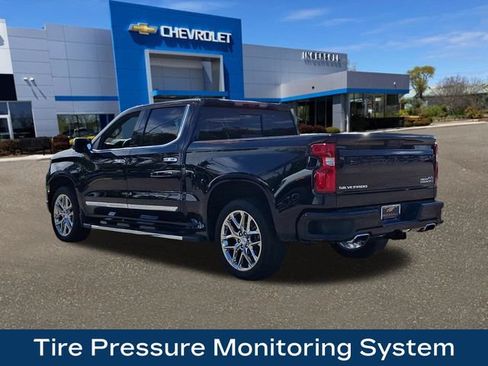 Used 2025 Chevrolet Silverado 1500 High Country w/ Technology Package AWD/4WD image 25