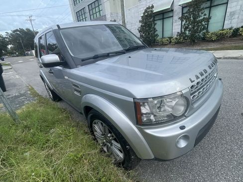Used 2011 Land Rover LR4 HSE image 2