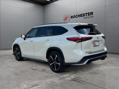 Certified 2021 Toyota Highlander XSE AWD/4WD image 3