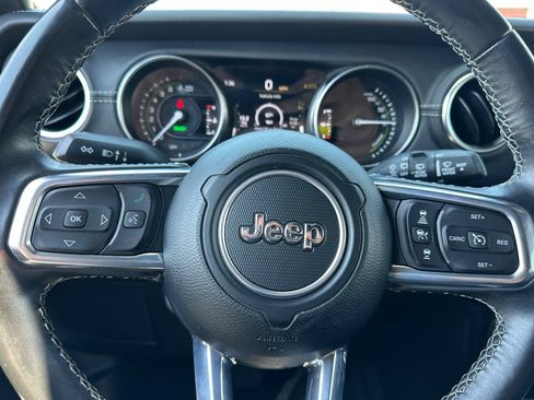 Used 2022 Jeep Wrangler Unlimited Sahara w/ Safety Group AWD/4WD image 30