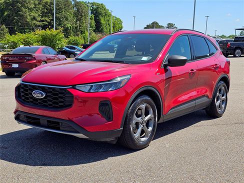 Used 2025 Ford Escape ST-Line w/ Tech Pack #1 FWD image 1