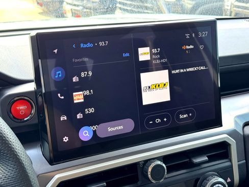 Used 2024 Toyota Tacoma TRD Off-Road image 29