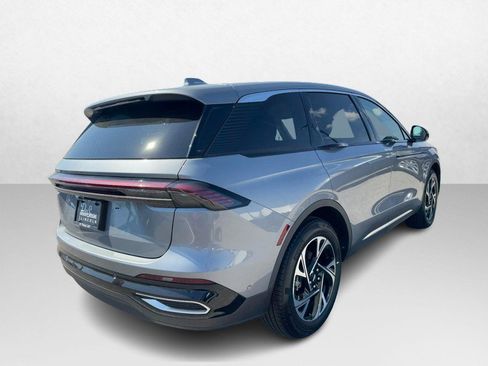 Certified 2024 Lincoln Nautilus Premier image 5