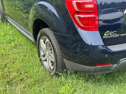 Used 2017 Chevrolet Equinox Premier w/ Enhanced Convenience Package AWD/4WD image 20