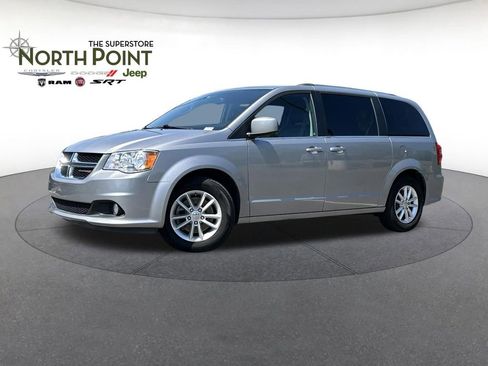 Used 2018 Dodge Grand Caravan SXT FWD image 1