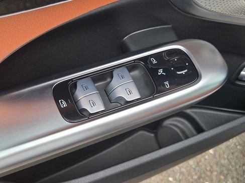 Used 2025 Mercedes-Benz C 300 Sedan image 12