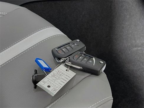 New 2025 Toyota Camry SE image 33