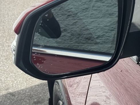 Used 2018 Toyota RAV4 XLE image 18