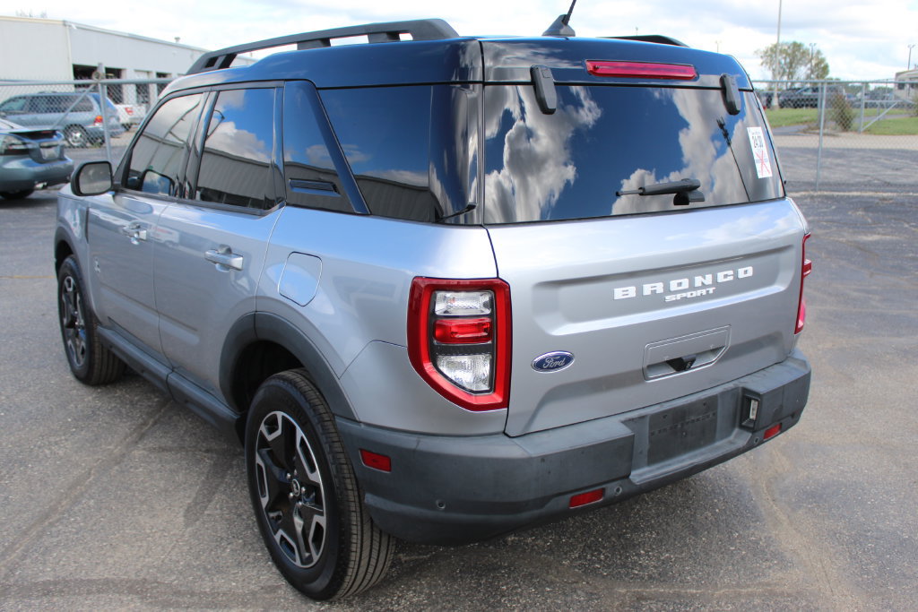 Used 2022 Ford Bronco Sport Outer Banks w/ Tech Package AWD/4WD image 4