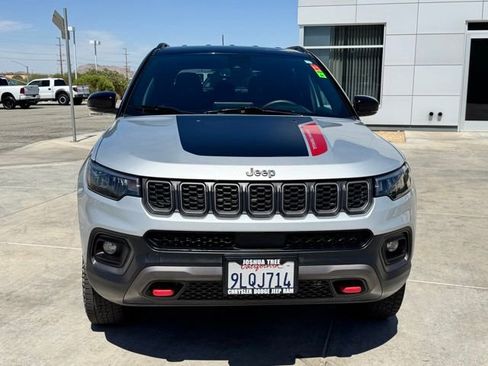 Used 2024 Jeep Compass Trailhawk AWD/4WD image 8