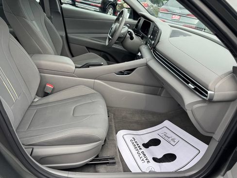 Used 2026 Hyundai Elantra Sport FWD image 28