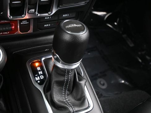 Used 2024 Jeep Gladiator Mojave AWD/4WD image 21