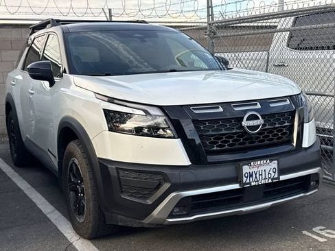 Used 2024 Nissan Pathfinder Rock Creek AWD/4WD image 2