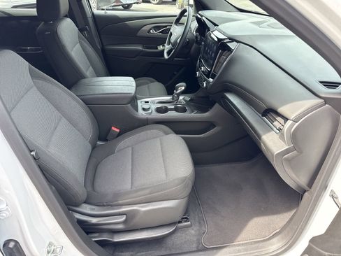 Used 2023 Chevrolet Traverse LT FWD image 32