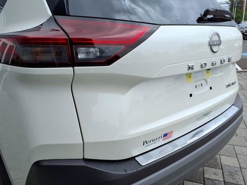 Used 2023 Nissan Rogue SV image 21