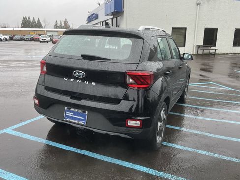 Certified 2022 Hyundai Venue SEL image 5