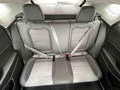 Used 2025 Chevrolet Trax LT image 38