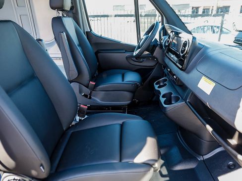 New 2025 Mercedes-Benz Sprinter 2500 image 16
