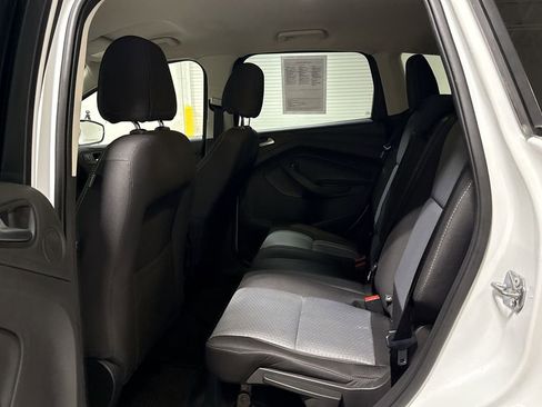 Used 2017 Ford Escape SE w/ Equipment Group 201A AWD/4WD image 23