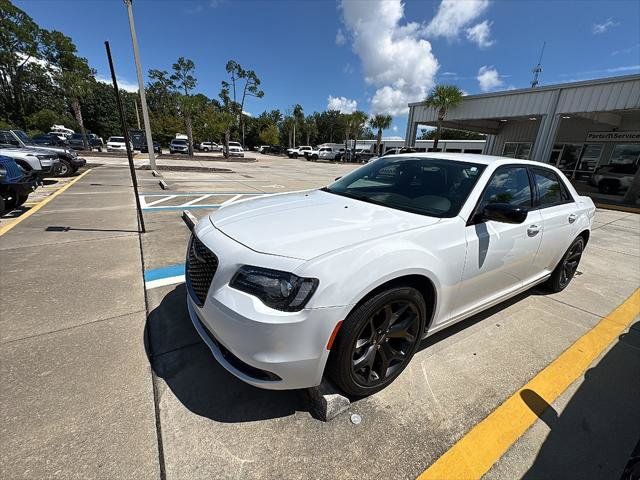 Certified 2020 Chrysler 300 Touring w/ Sport Appearance Package RWD image 33