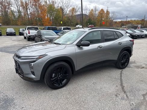 Used 2024 Chevrolet Trax ACTIV w/ Sunroof Package FWD image 31