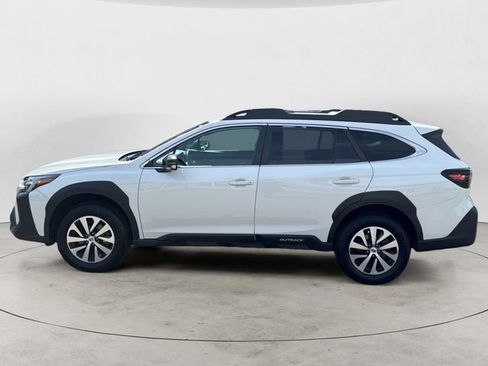 Used 2024 Subaru Outback Premium AWD/4WD image 2