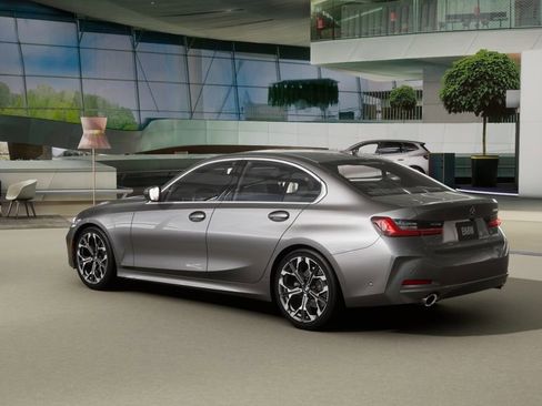 Used 2026 BMW 330i Sedan w/ Premium Package image 28