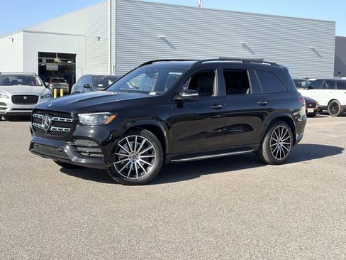 Used 2023 Mercedes-Benz GLS 580 4MATIC image 2