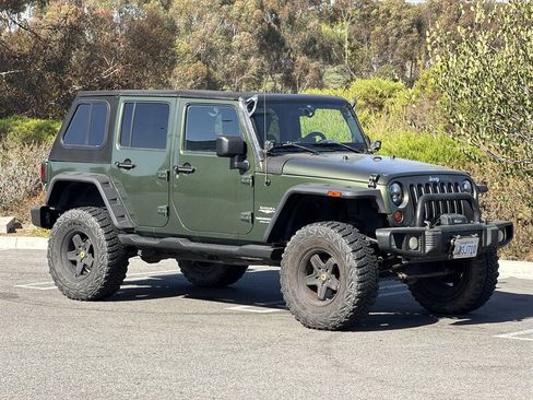 Used 2008 Jeep Wrangler Unlimited Sahara w/ Trailer Tow Group AWD/4WD image 1