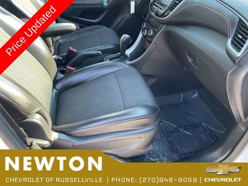 Used 2022 Chevrolet Trax LT AWD/4WD image 27