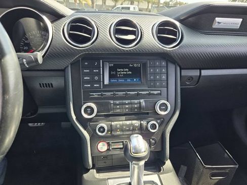 Used 2018 Ford Mustang Coupe RWD image 11