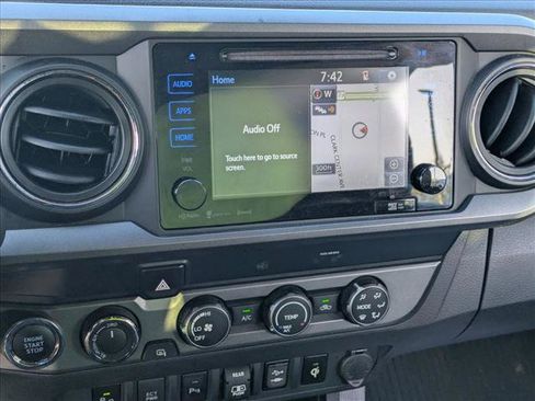 Used 2019 Toyota Tacoma TRD Sport w/ Technology Package AWD/4WD image 8