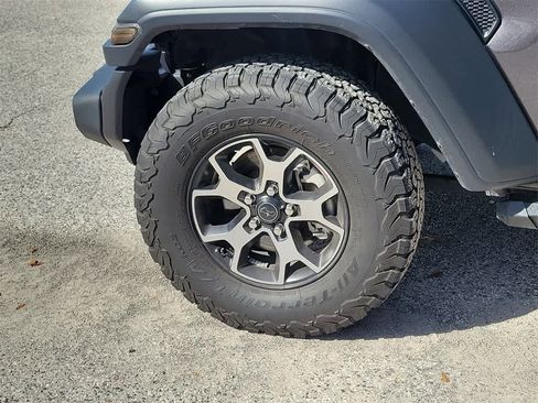 Used 2024 Jeep Wrangler Sport S image 5