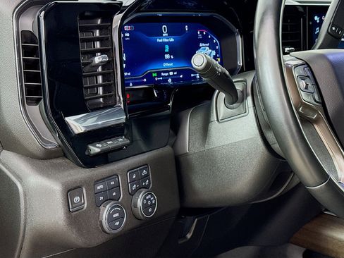 Used 2024 Chevrolet Silverado 2500 High Country w/ Midnight Edition AWD/4WD image 10
