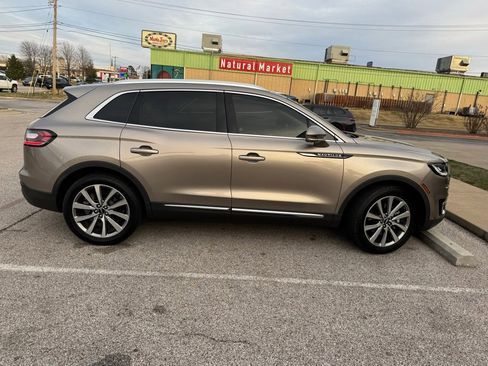 Used 2019 Lincoln Nautilus Select image 3